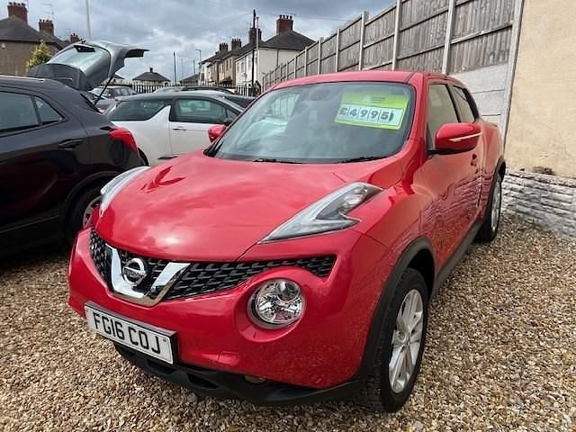 Used Nissan Juke N-Connecta 115 HP (84 kW) 2016 Red SUV
