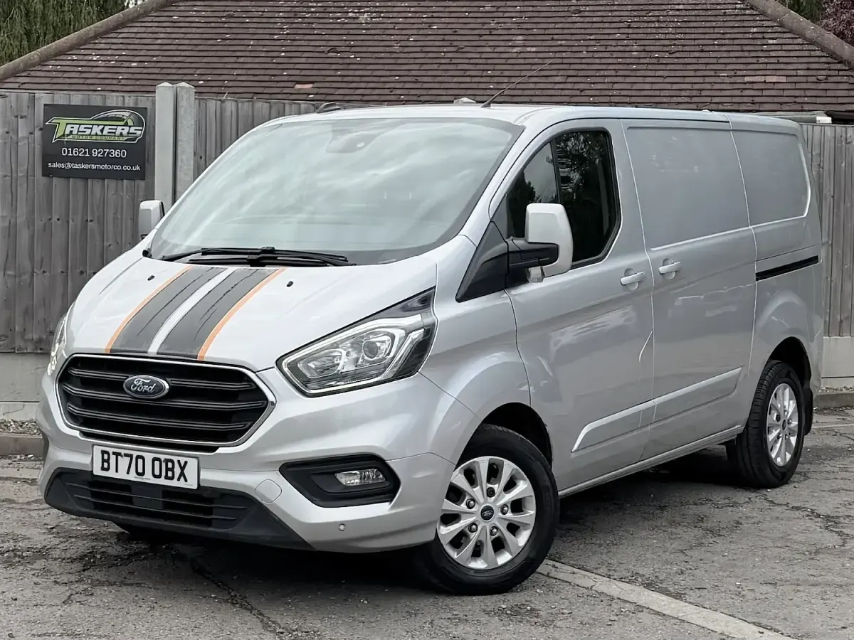 Used Ford Transit Custom Limited 130 HP (95 kW) 2020 Silver Van