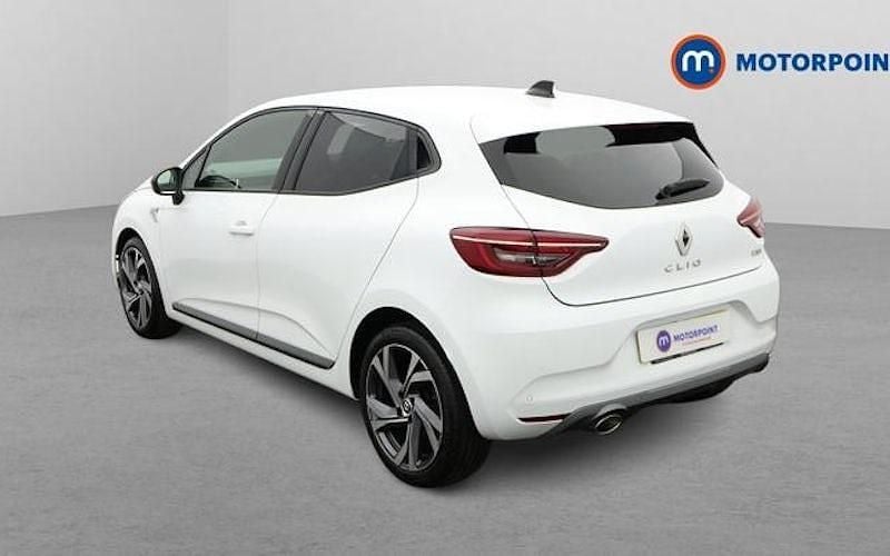 Used Renault Clio V RS Line 90 HP (66 kW) 2023 White Hatchback