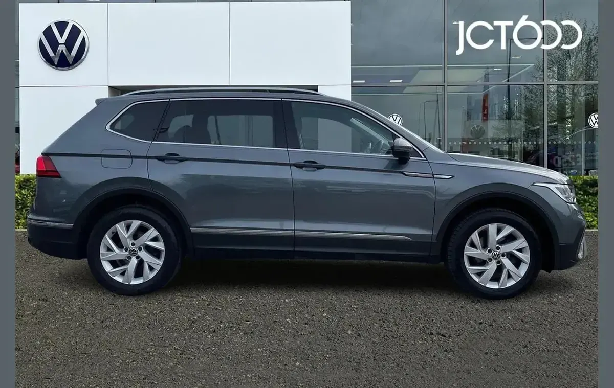 Used VW Tiguan Allspace Life 150 HP (110 kW) 2023 Grey SUV
