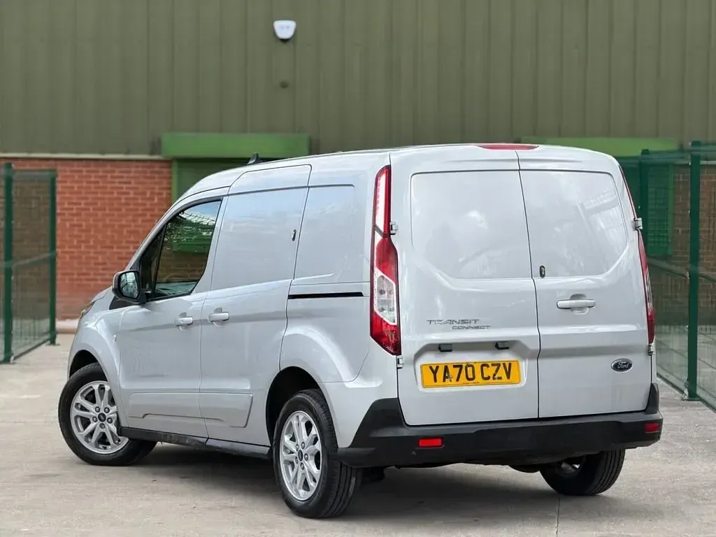 Begagnad Ford Transit Connect Limited 120 HK (88 kW) 2021 Silver Minibuss