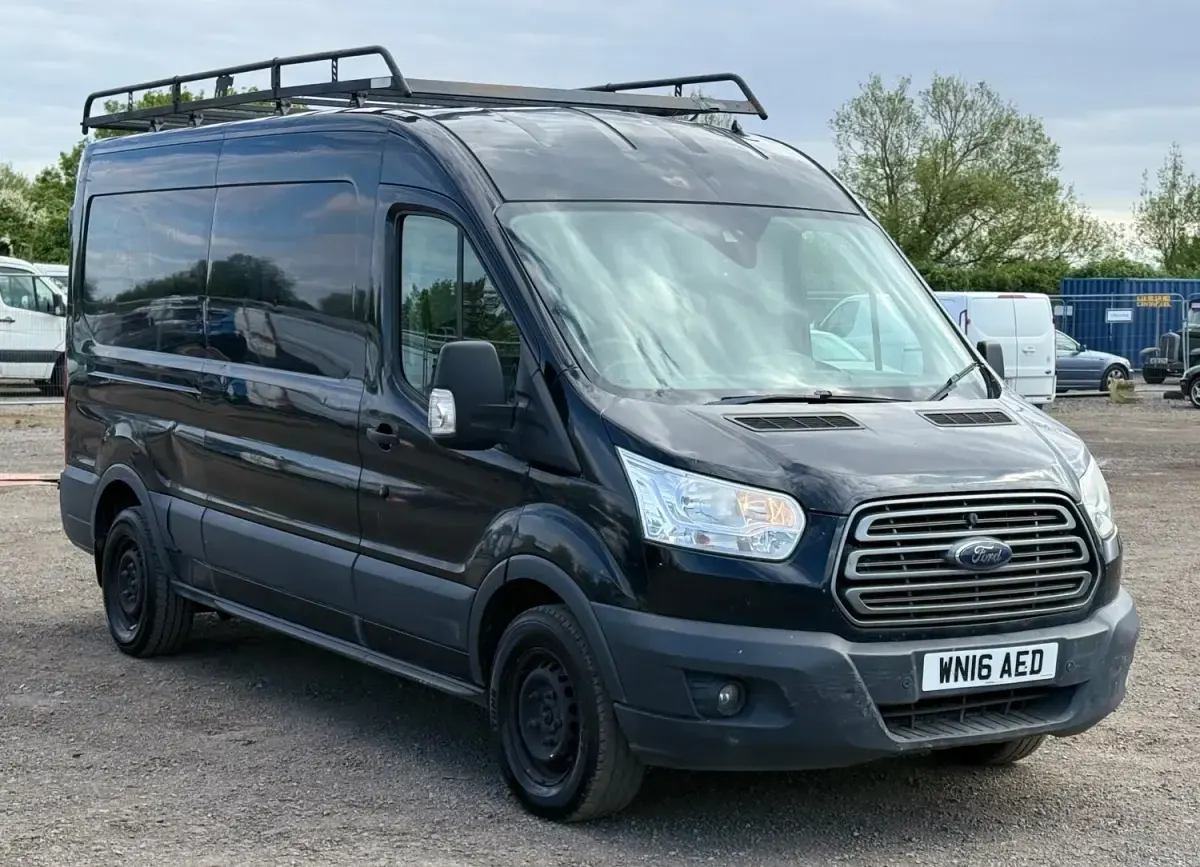 Usado Ford Transit Trend 125 HP (91 kW) 2016 Preto Van