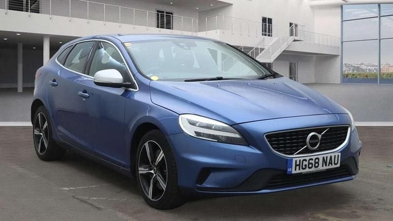 Blue Used 2018 Volvo V40 R-Design Hatchback | £7,971 (Good price) - Image 1/3