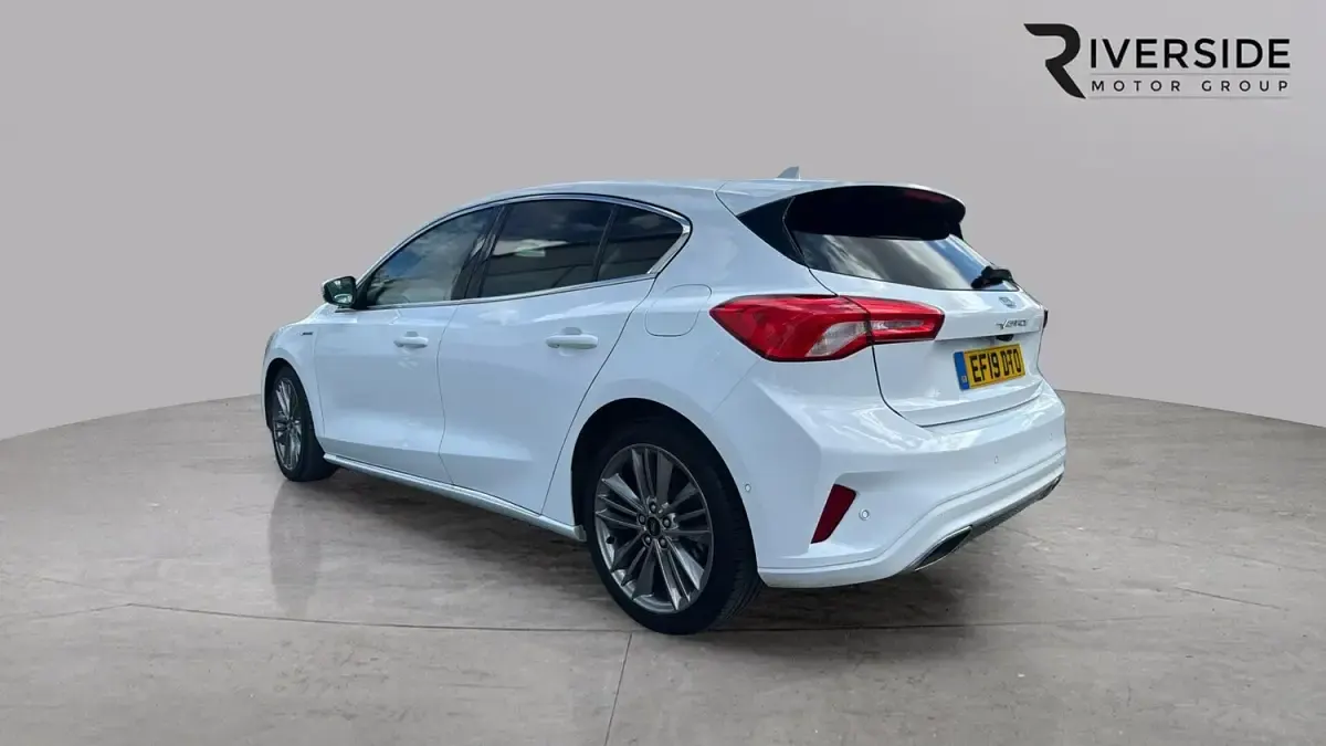 Used Ford Focus Vignale 125 HP (91 kW) 2019 White Hatchback