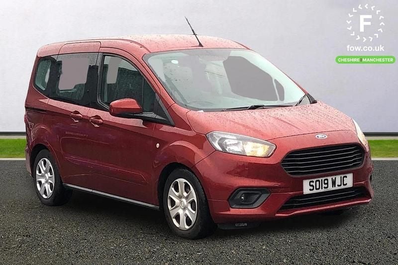 Red Used 2019 Ford Tourneo Courier Zetec MPV | £10,499 (Fair price) - Image 1/3