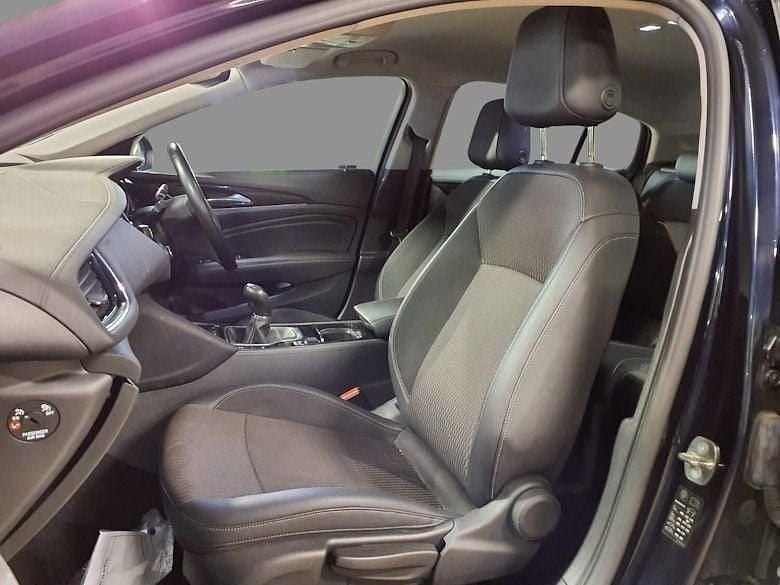 Used Vauxhall Insignia Sport 2018 Blue Hatchback