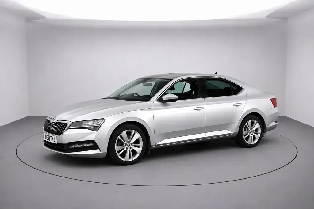 Used Skoda Superb SE Technology 150 HP (110 kW) 2021 Silver Hatchback