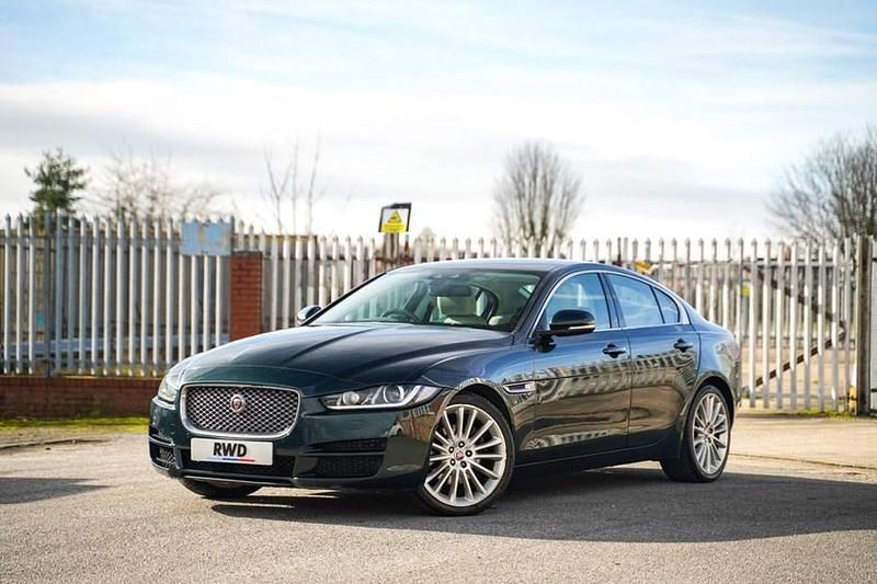 Used Jaguar XE Portfolio 180 HP (132 kW) 2017 Green Sedan