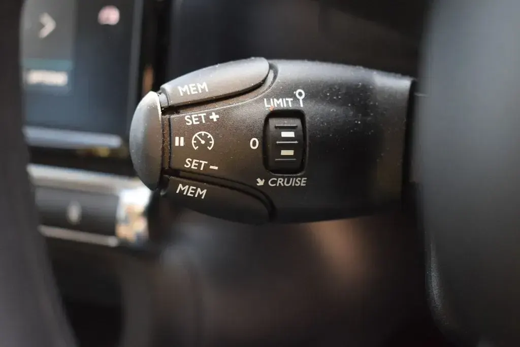 Used Citroën C3 PureTech 83 HP (61 kW) 2024 White Hatchback