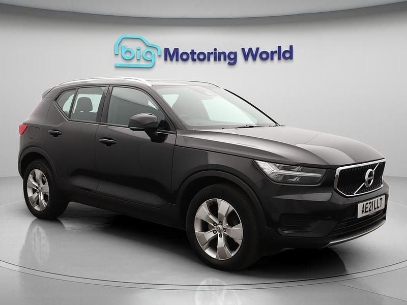 Black Used 2021 Volvo XC40 Momentum SUV | £23,000 (Good price) - Image 1/4