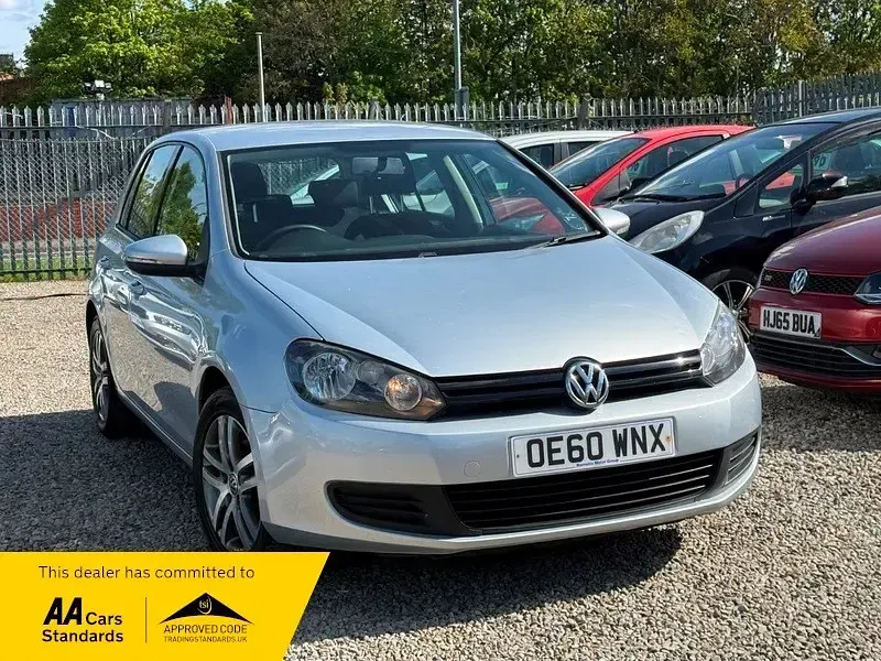 Begagnad VW Golf VI 2011 Silver Halvkombi