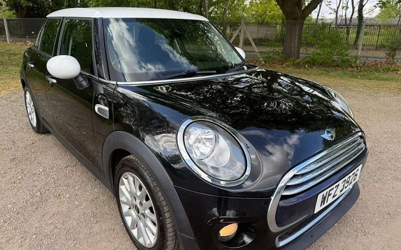 Usado Mini Cooper D Hatch 116 HP (85 kW) 2017 Citadino