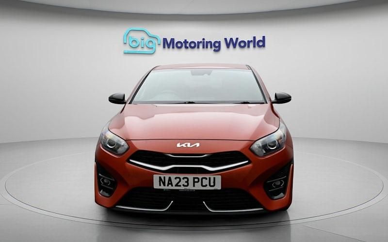 Used Kia ProCeed GT-Line 159 HP (116 kW) 2023 Orange Estate