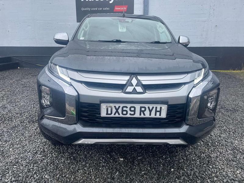 Used Mitsubishi L200 150 HP (110 kW) 2019 Grey Pickup