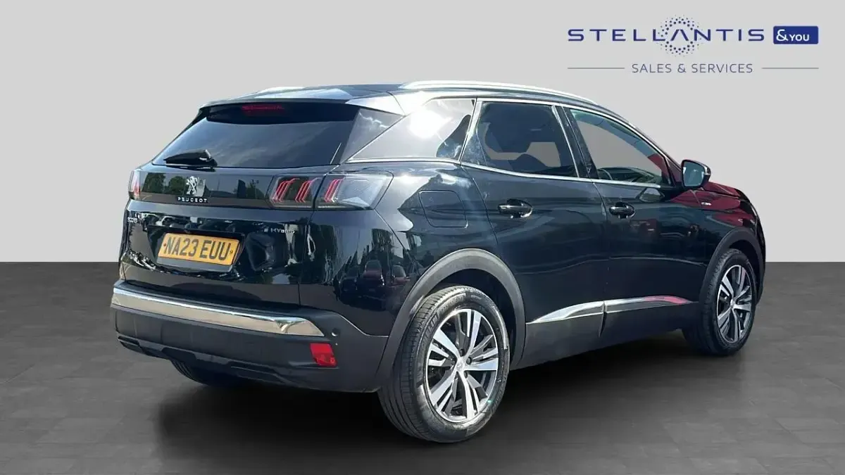 Second-hand Peugeot 3008 Allure+ 222 CP (163 kW) 2023 Negru SUV