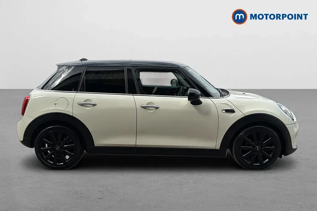 Used Mini Cooper Classic 2018 White Hatchback
