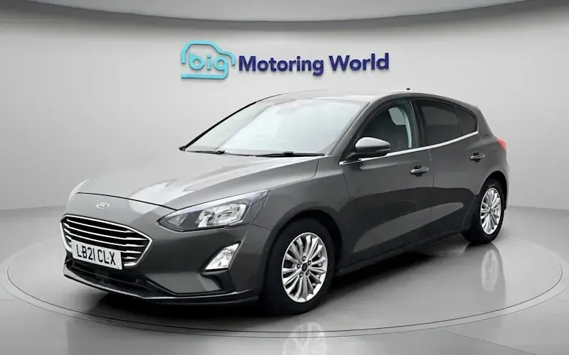 Used Ford Focus Titanium 125 HP (91 kW) 2021 Grey Hatchback