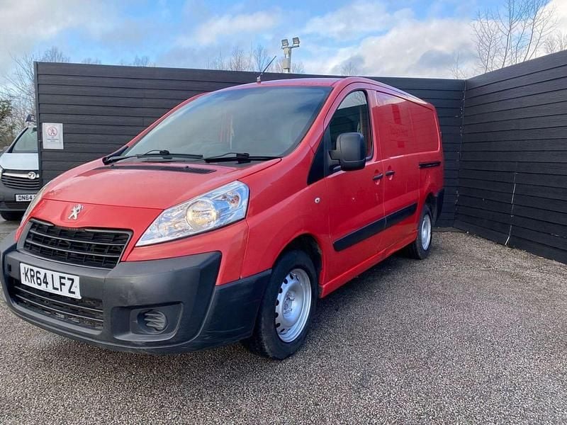 Used Peugeot Expert 90 HP (66 kW) 2014 Red Van