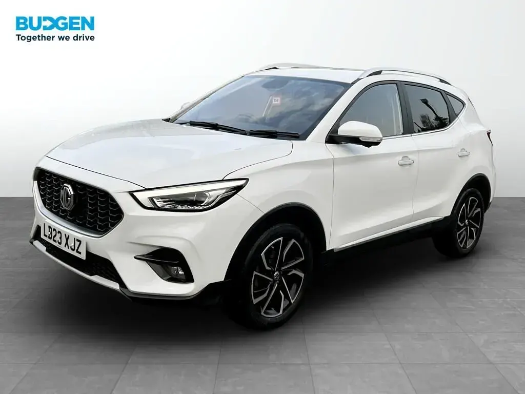 Używany MG ZS Exclusive 111 KM (81 kW) 2023 Biały SUV