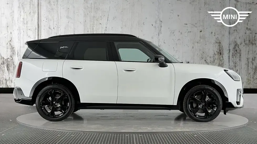 Used Mini Countryman 168 HP (123 kW) 2024 White SUV