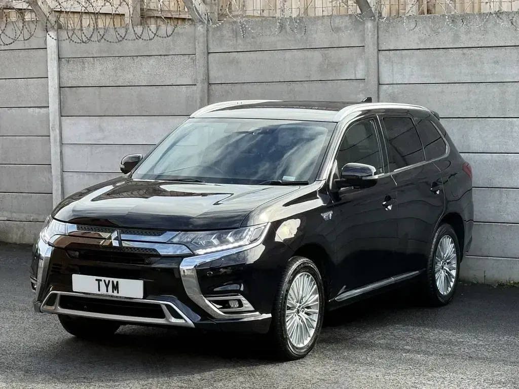 Used Mitsubishi Outlander P-HEV 2018 Black SUV
