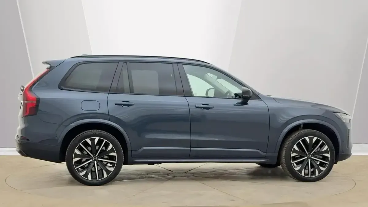 Used Volvo XC90 Ultra 455 HP (334 kW) 2025 Blue SUV