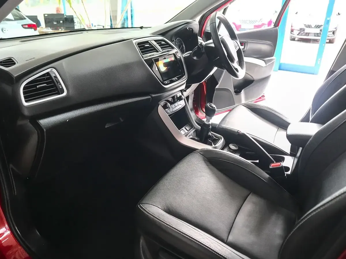 Used Suzuki SX4 S-Cross SZ5 140 HP (102 kW) 2019 Energetic red pearl SUV