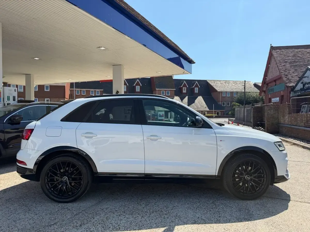 Used Audi Q3 Black Edition 180 HP (132 kW) 2017 White SUV