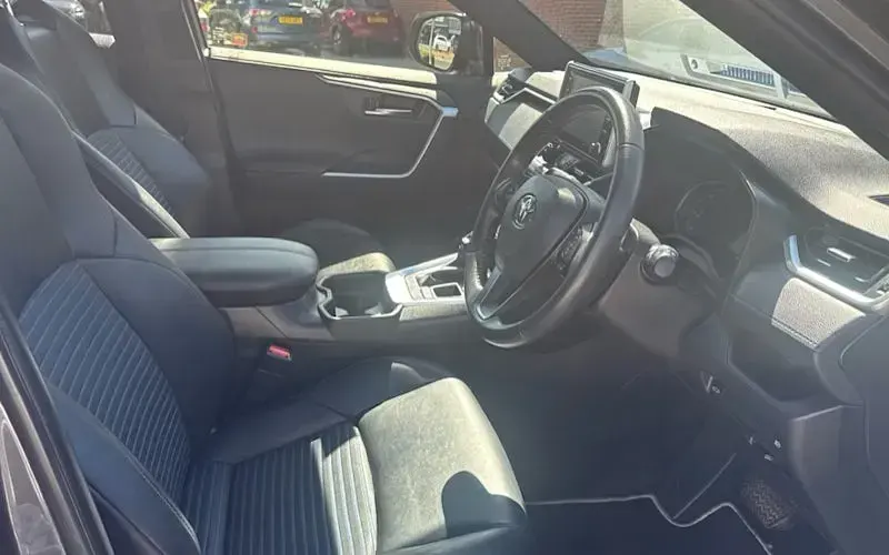 Used Toyota RAV4 Hybrid 218 HP (160 kW) 2022 Grey SUV