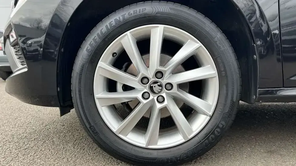Usado Skoda Kamiq SE 95 HP (69 kW) 2025 Preto SUV