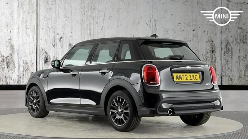 Używany Mini Cooper Classic 134 KM (98 kW) 2023 Czarny Hatchback