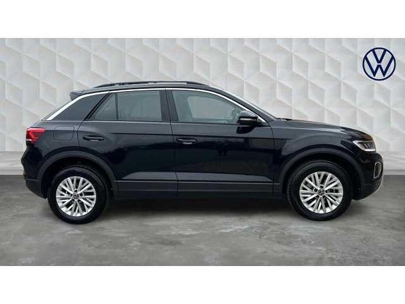 Used VW T-Roc Life 150 HP (110 kW) 2023 Black SUV
