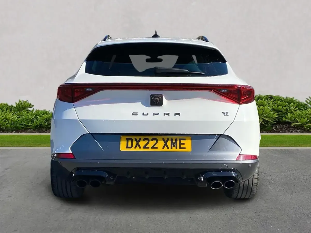 Begagnad Cupra Formentor VZ2 306 HK (225 kW) 2022 Vit SUV