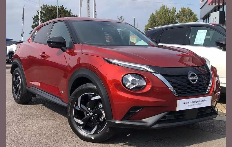 Red Used 2023 Nissan Juke N-Connecta SUV | £17,999 (Fair price) - Image 1/4
