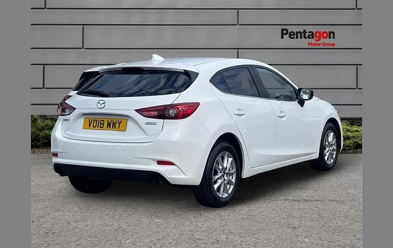 Used Mazda 3 117 HP (86 kW) 2018 White Hatchback