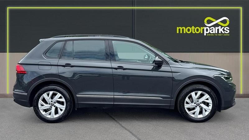 Used VW Tiguan Life 150 HP (110 kW) 2022 Urano grey SUV