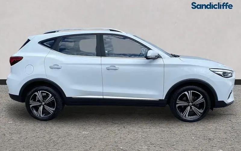 Käytetty MG ZS Excite 106 HP (77 kW) 2024 Katumaasturi