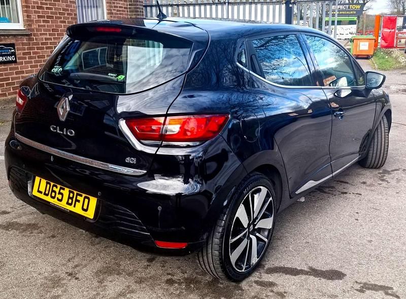 Used Renault Clio IV Dynamique 90 HP (66 kW) 2015 Black Hatchback