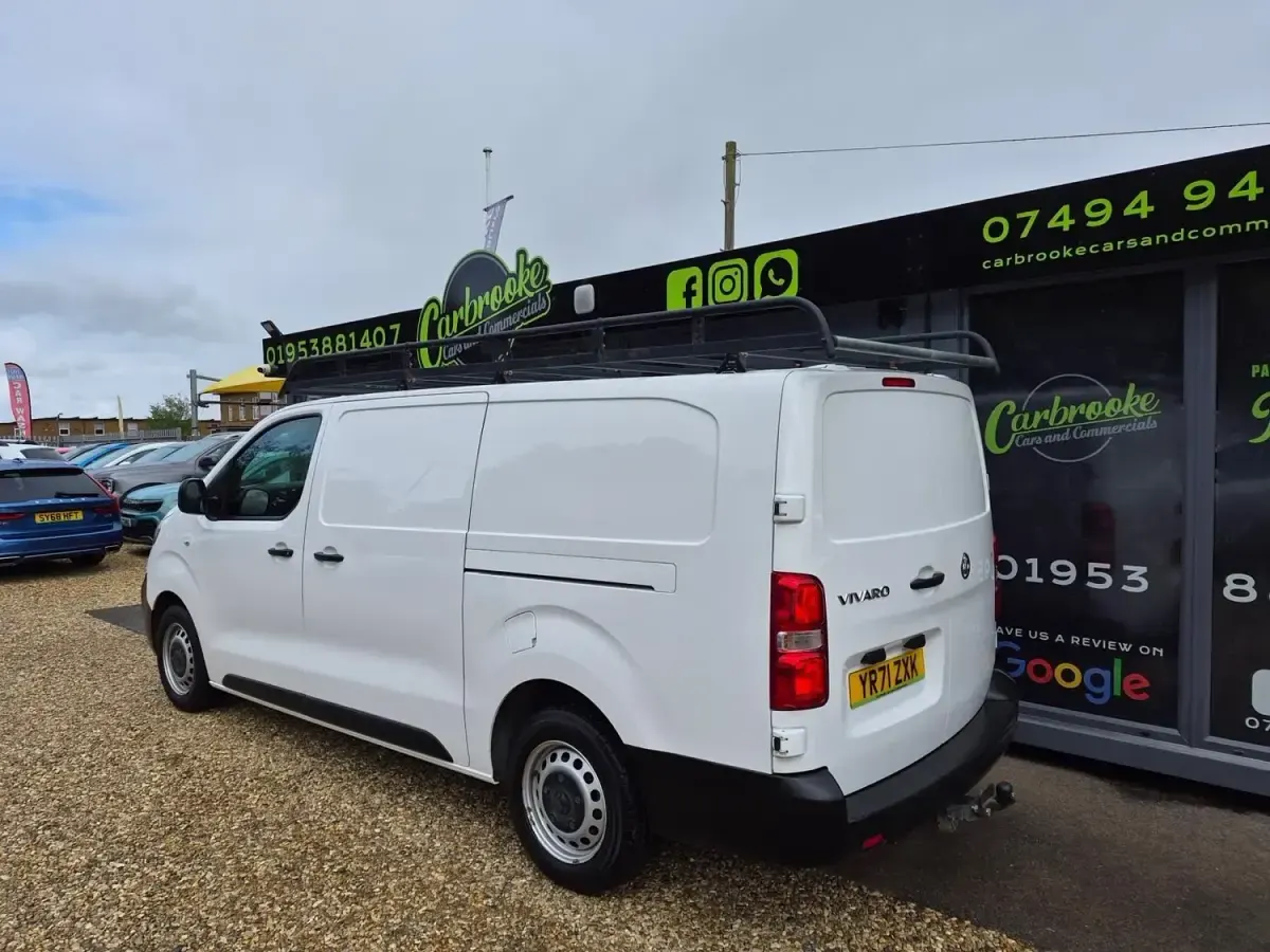 Gebraucht Vauxhall Vivaro Edition 120 PS (88 kW) 2021 Weiß Van / Kleinbus
