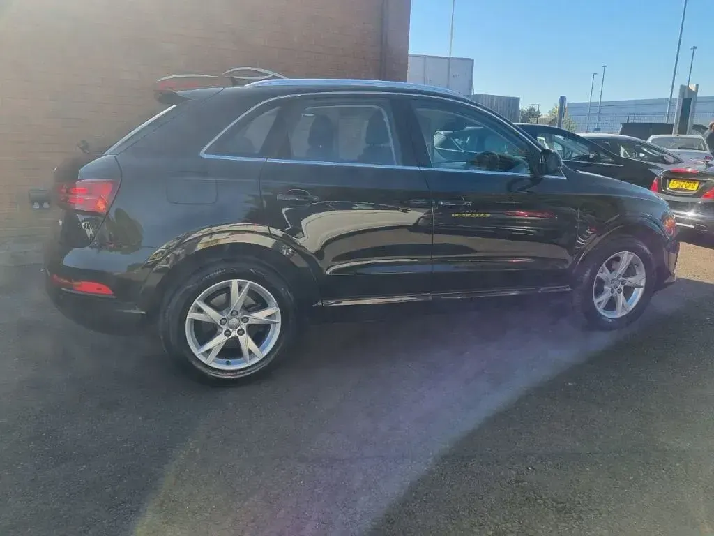 Usado Audi Q3 Sport 150 CV (110 kW) 2017 Negro SUV