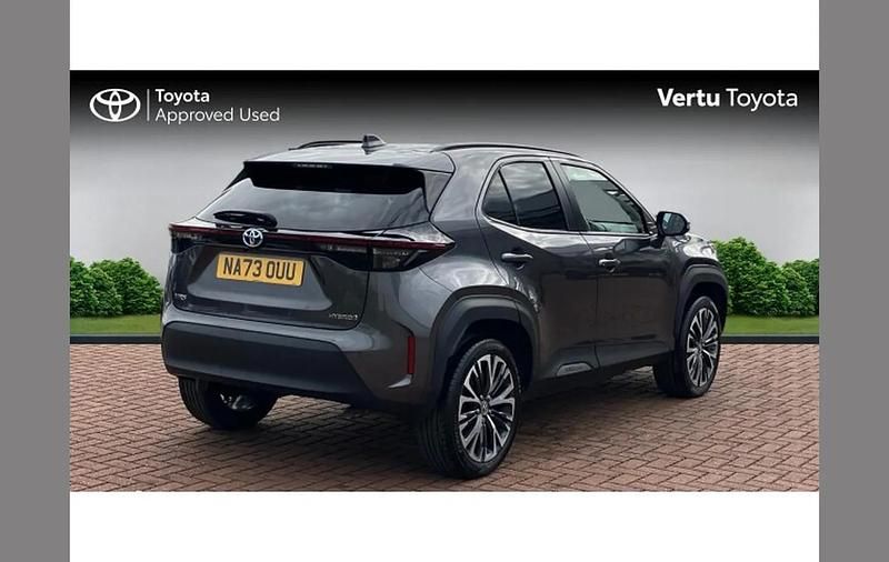 Used Toyota Yaris Cross 113 HP (83 kW) 2024 Grey SUV