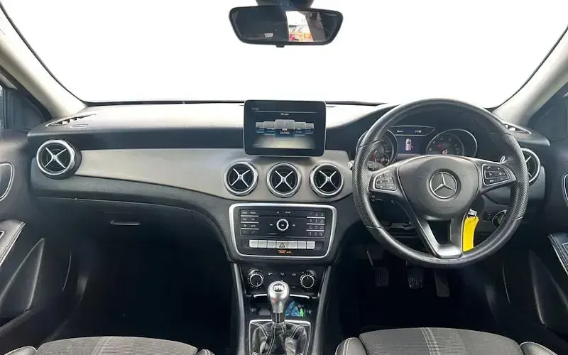 Used Mercedes GLA180 Urban 122 HP (89 kW) 2020 SUV