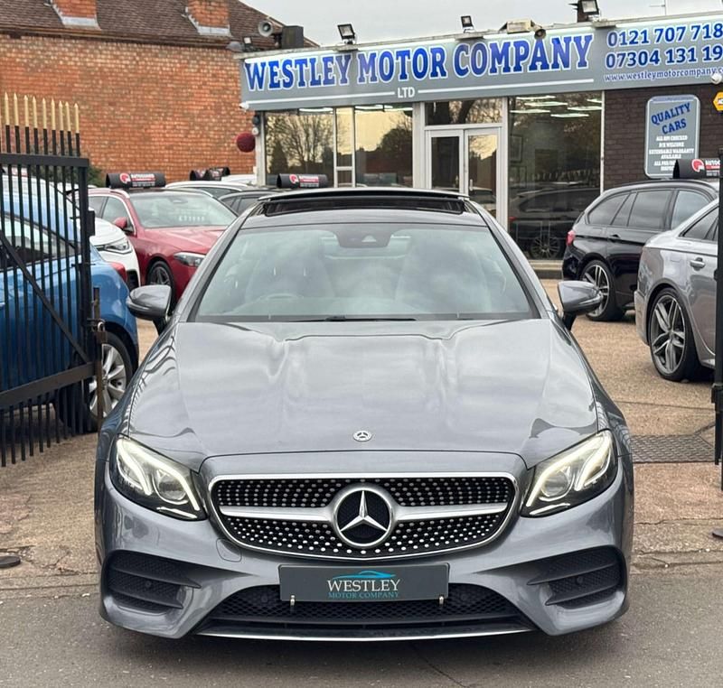 Begagnad Mercedes E220 AMG line 2018 Grå Sportkupé