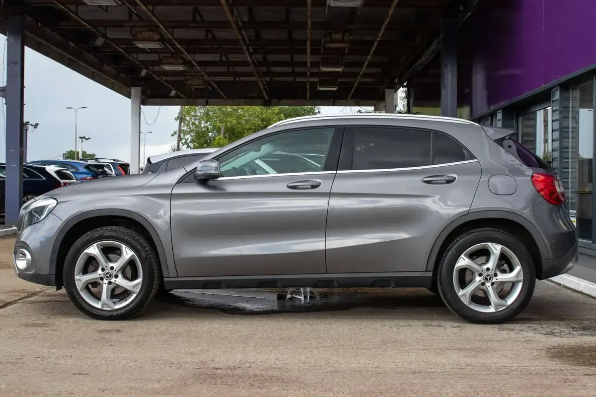 Used Mercedes GLA200 Executive 136 HP (100 kW) 2018 Grey SUV