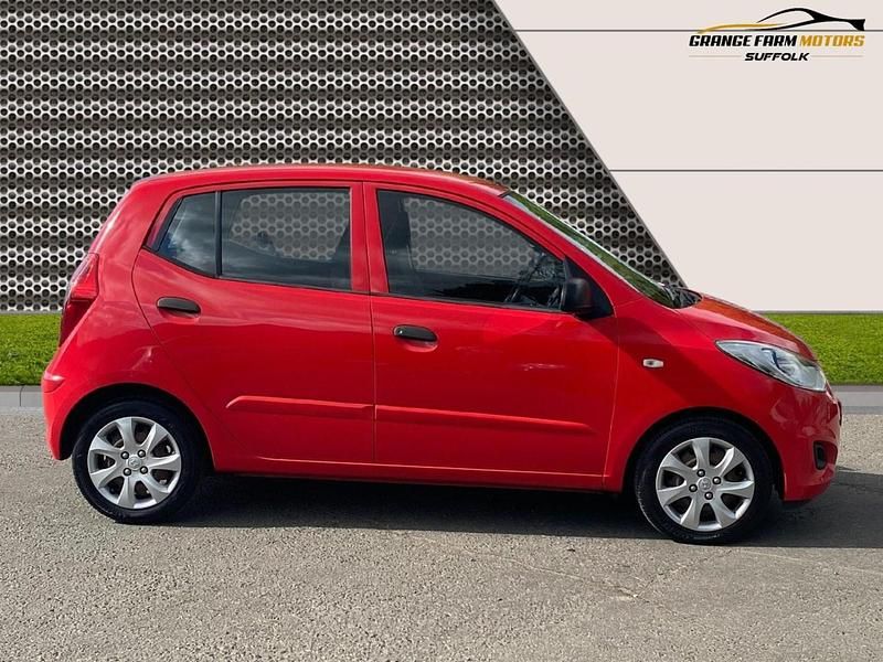 Usado Hyundai i10 Classic 85 HP (62 kW) 2013 Vermelho Citadino