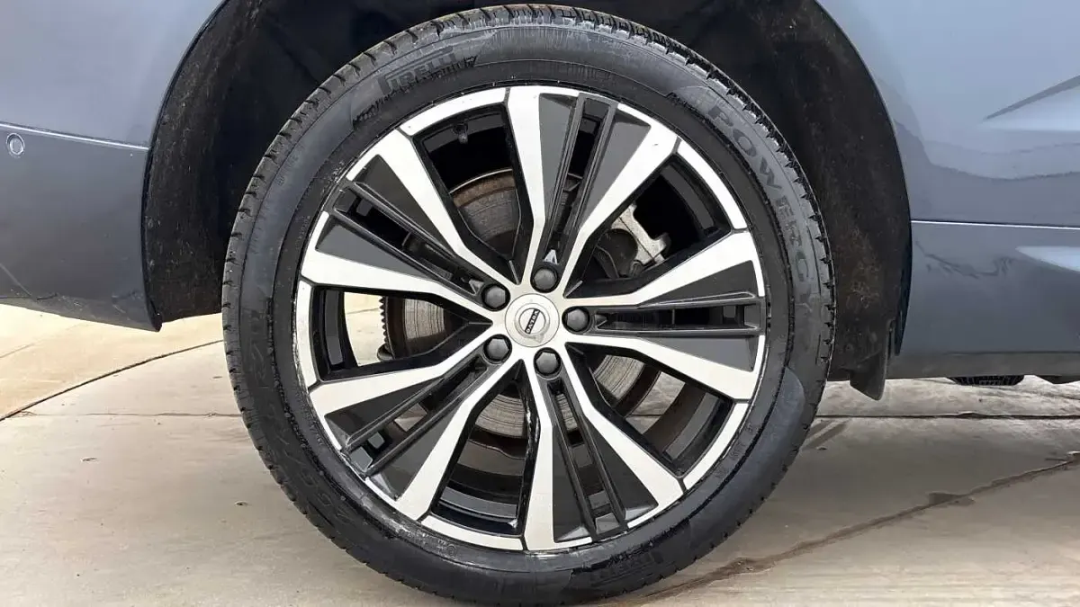 Used Volvo XC60 Ultra 250 HP (183 kW) 2025 Denim blue SUV