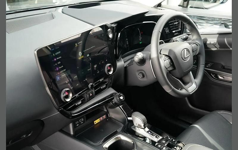 New Lexus NX450h+ 288 HP (211 kW) 2026 Green SUV