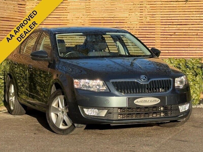 Grey Used 2016 Skoda Octavia SE Hatchback | £10,285 (Good price) - Image 1/4