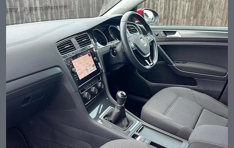 Used VW Golf VII Match 113 HP (83 kW) 2019 Red Hatchback