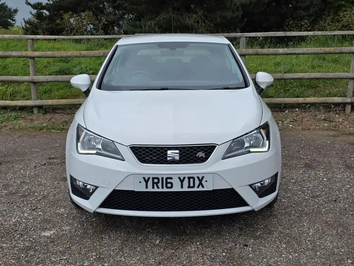 Used Seat Ibiza FR Sport 110 HP (80 kW) 2016 White Coupe